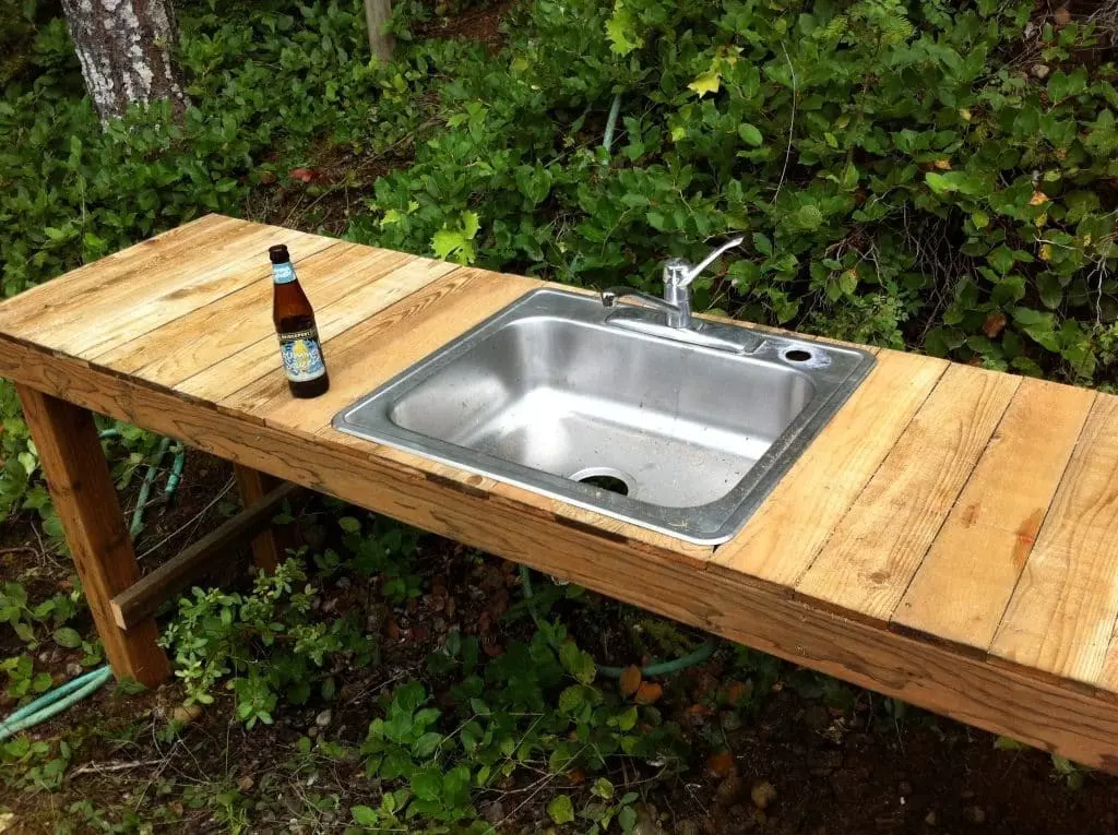 Portable outdoor kitchen sink